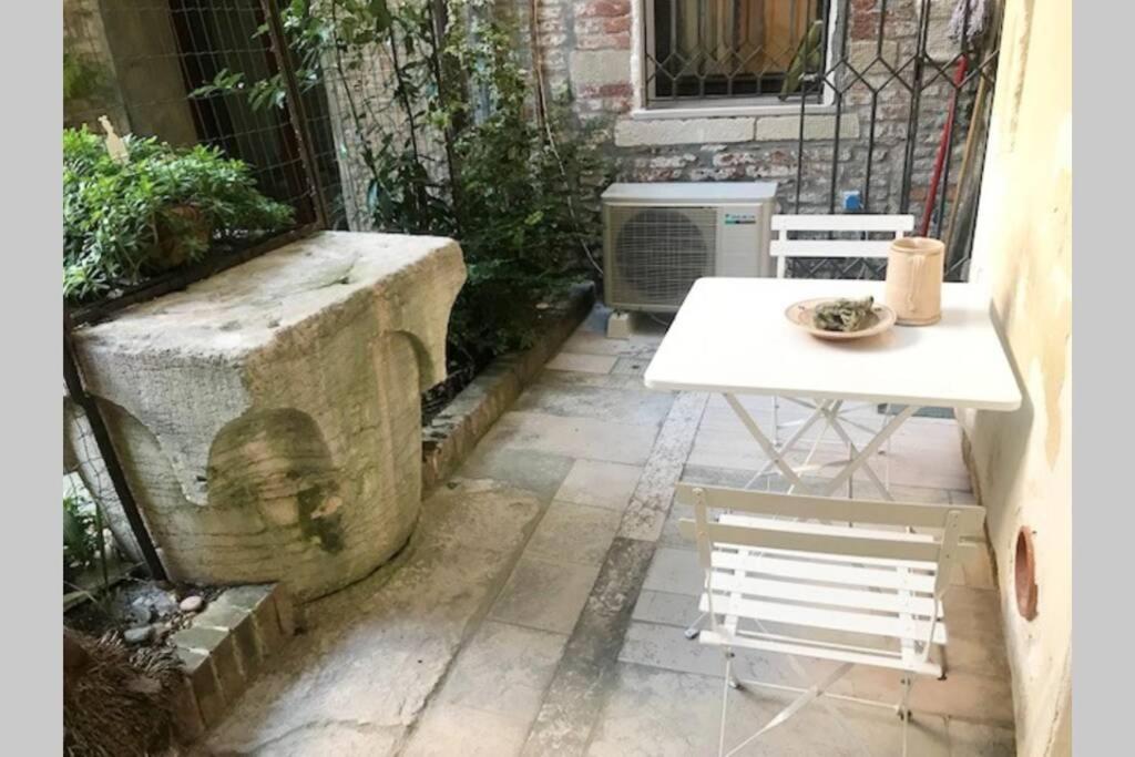 Appartamento Tipico Con Corte Privata Venecia Exterior foto
