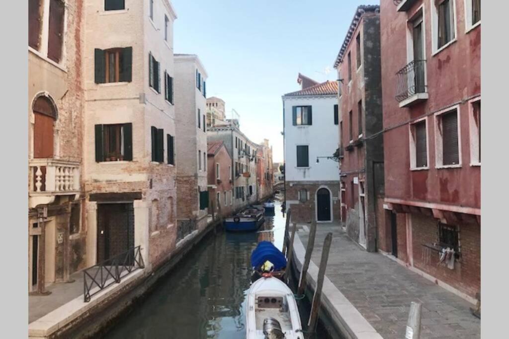 Appartamento Tipico Con Corte Privata Venecia Exterior foto