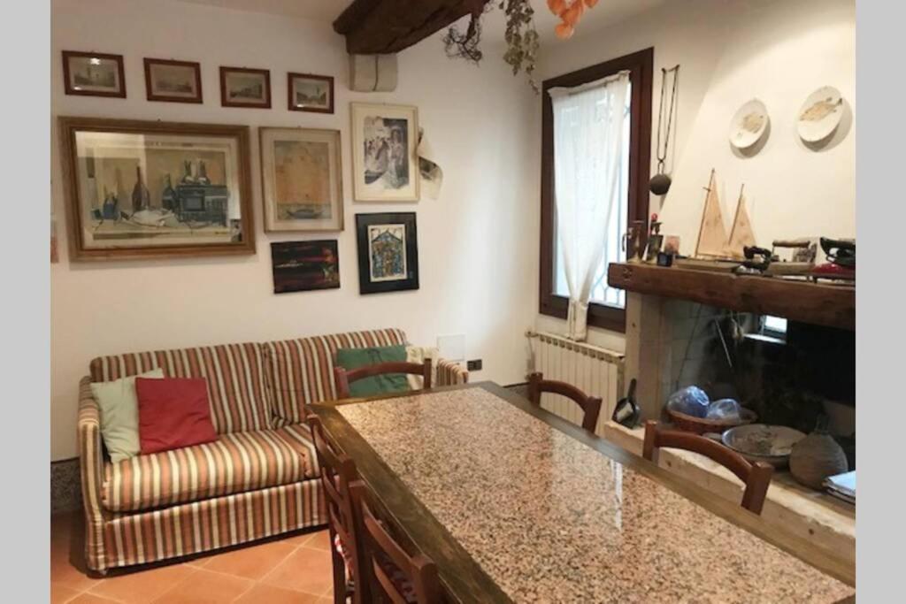 Appartamento Tipico Con Corte Privata Venecia Exterior foto