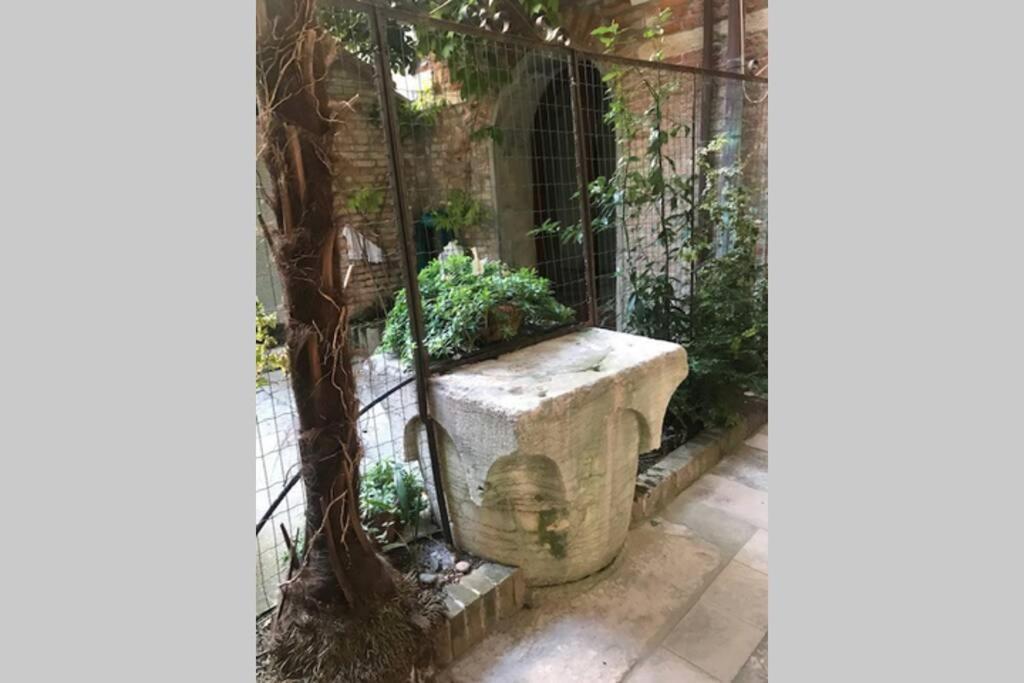 Appartamento Tipico Con Corte Privata Venecia Exterior foto